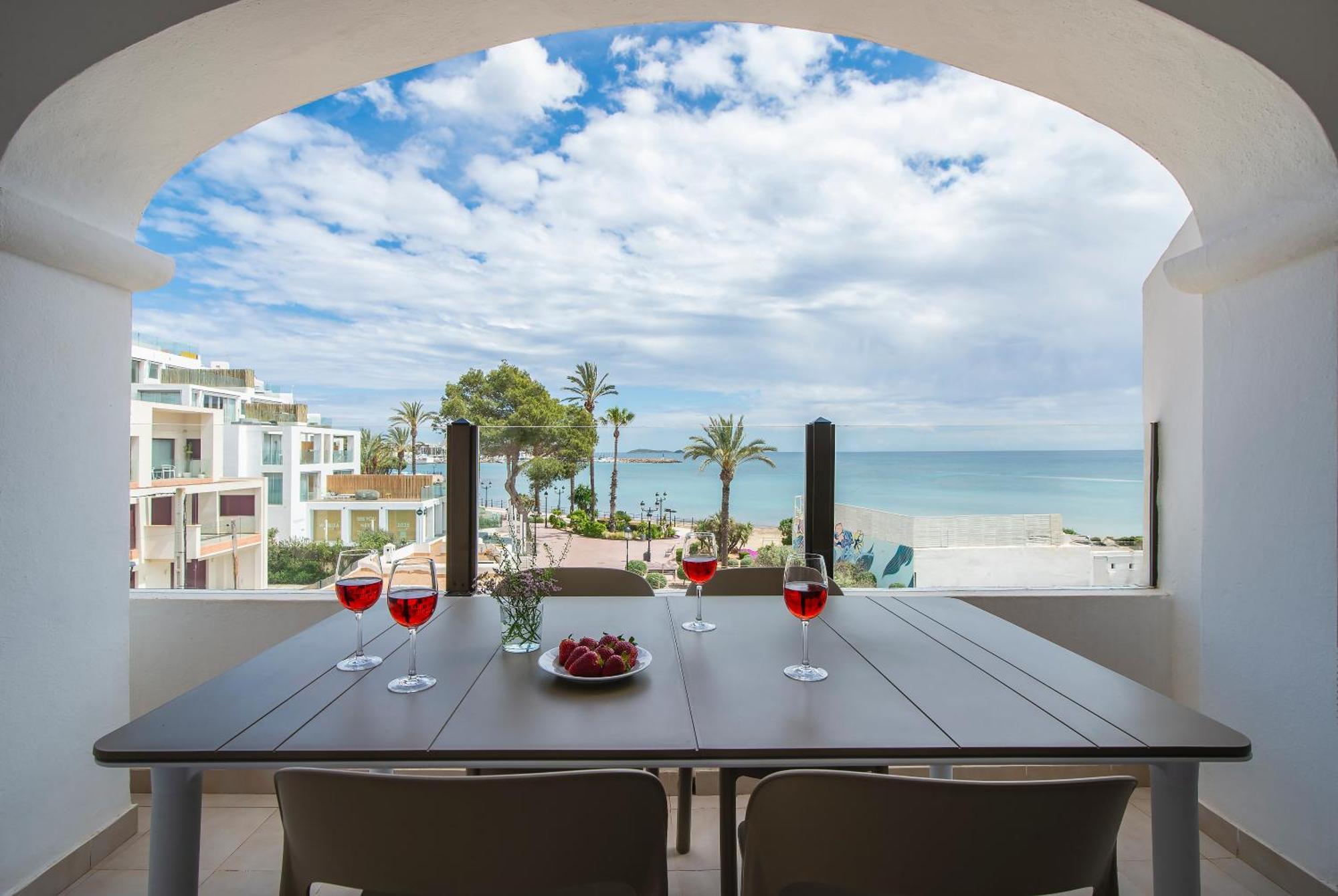 Pierre & Vacances Ros Ibiza ซานตาเอวเลเรียเดสริว ภายนอก รูปภาพ