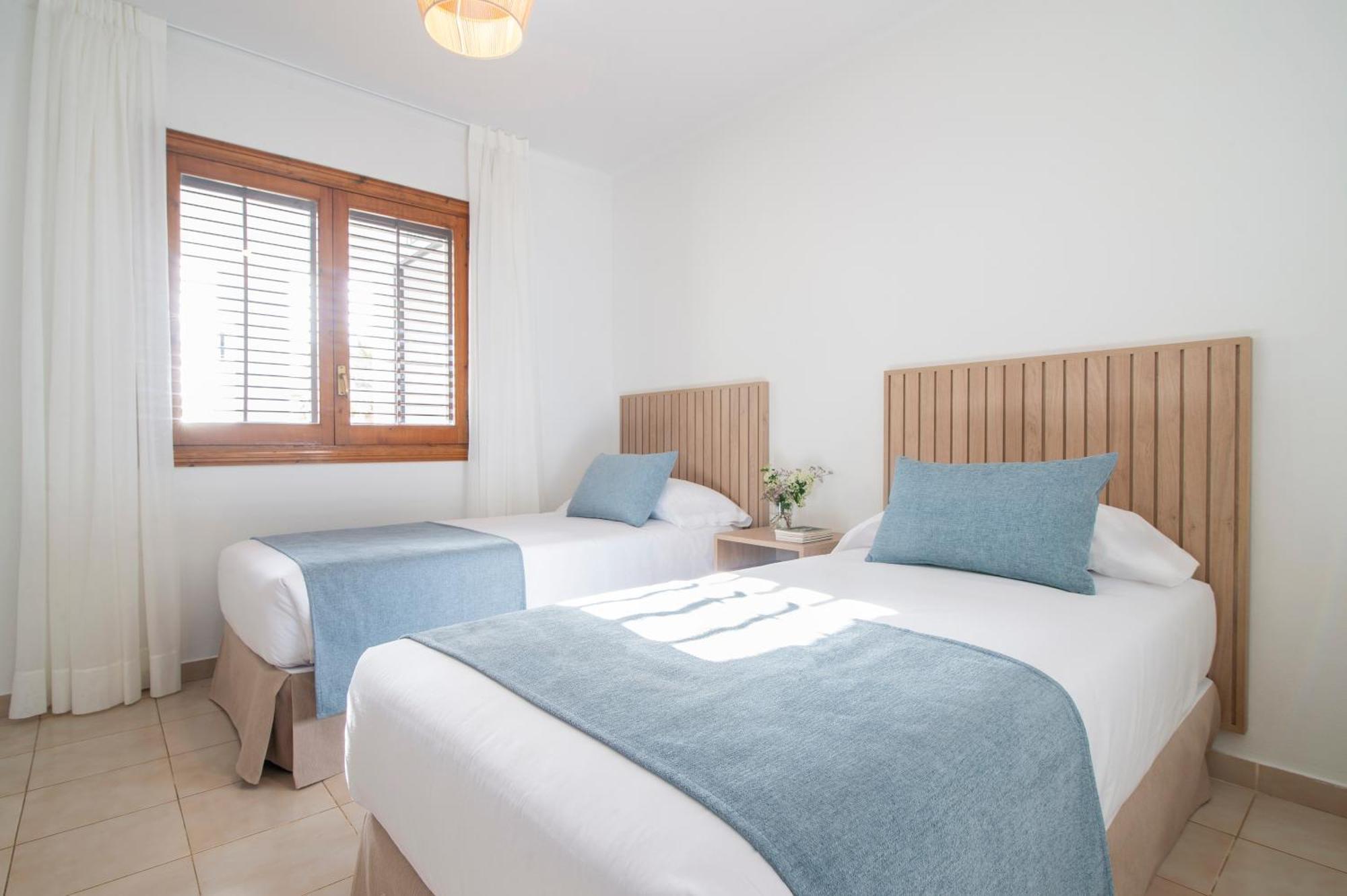 Pierre & Vacances Ros Ibiza ซานตาเอวเลเรียเดสริว ภายนอก รูปภาพ